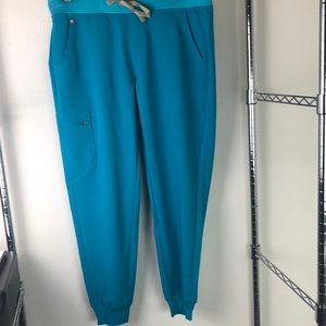 FIGS Jogger scrub pant.